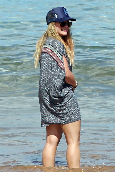 hilary duff bikini pics